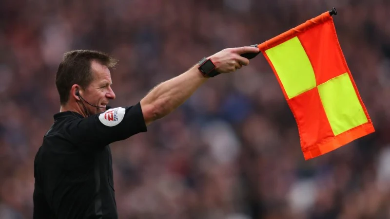 How to determine if there is an offside violation in football