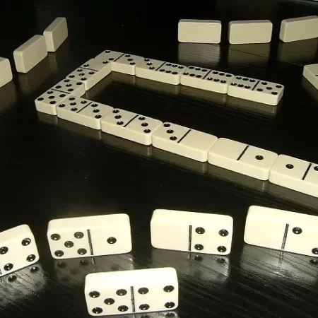 How to always win when playing dominoes for newbies